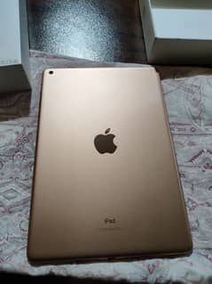 ipad 7th gen 32 gb 10/10 with box