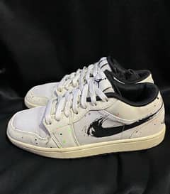 Jordan 1 low Brushstroke