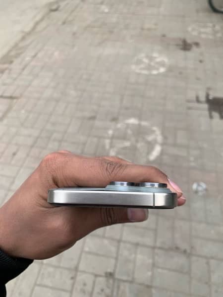 Iphone 15 Pro Max | Natural Titanium | 256 GB 4