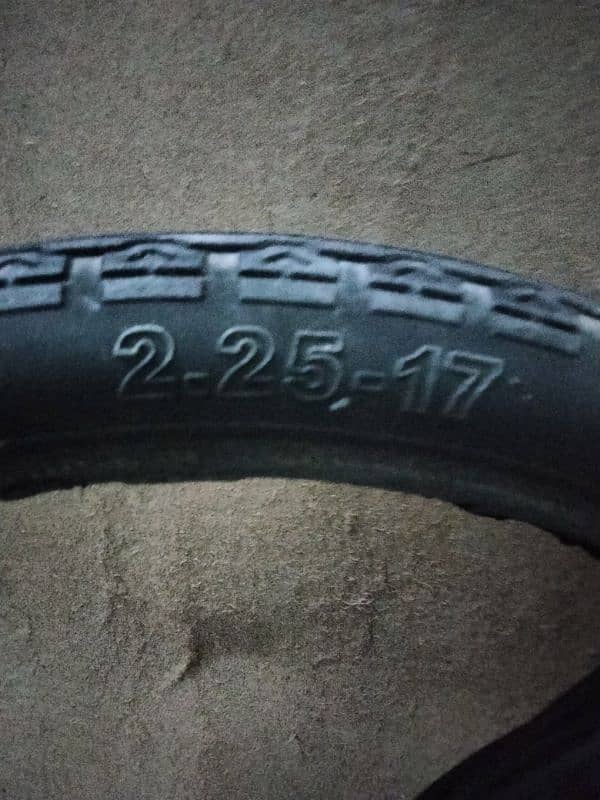 Crown tyre with tube 4