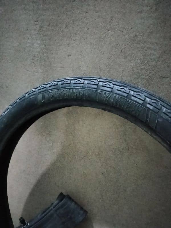 Crown tyre with tube 5