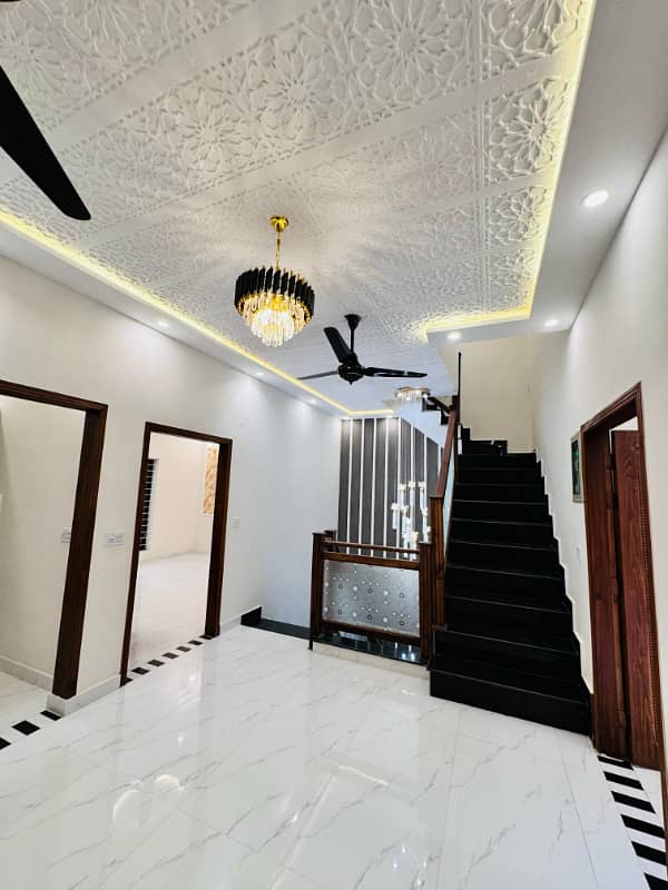 5 Marla Beautifully Designed House For Sale And Direct Meeting With Owner In Park View City Lahore. 6