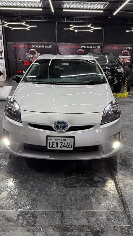 Toyota Prius 11/15 Model Single Hand Used 2