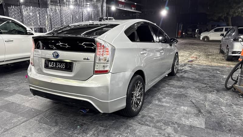 Toyota Prius 11/15 Model Single Hand Used 9