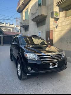 Toyota Fortuner V 2013