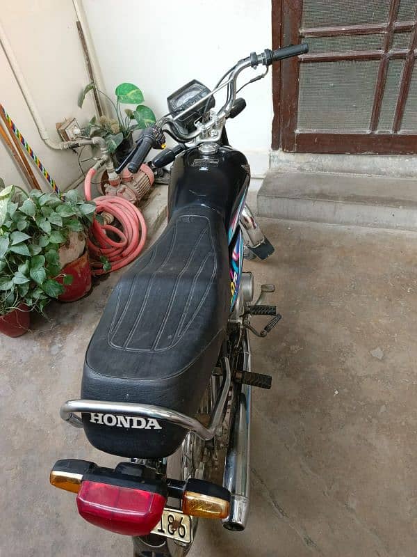 Honda CD-70 2024 (03159939934) 3