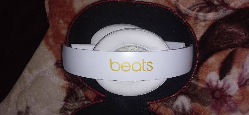 Original beats studio 3s wireless headphone 1