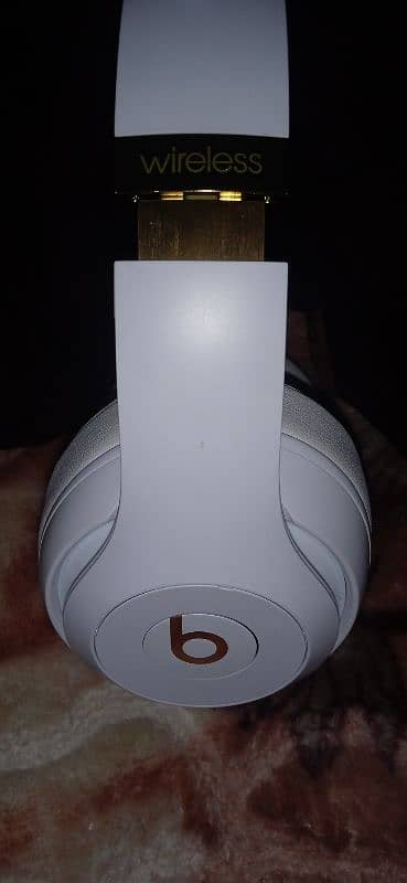 Original beats studio 3s wireless headphone 10