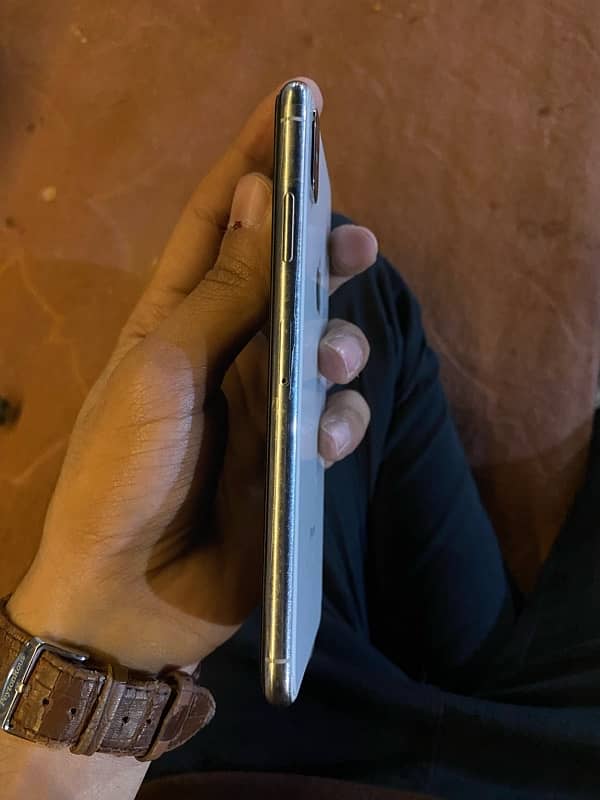 iphone xsmax 64gb pta aproved 5