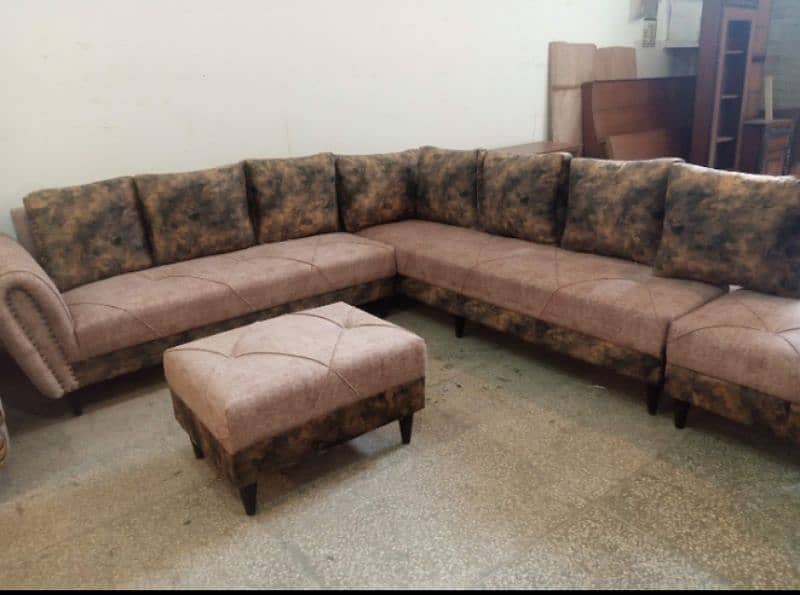 7 seater sofa+2 puffies 0