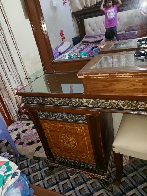 dressing table  in walnut  wood 2