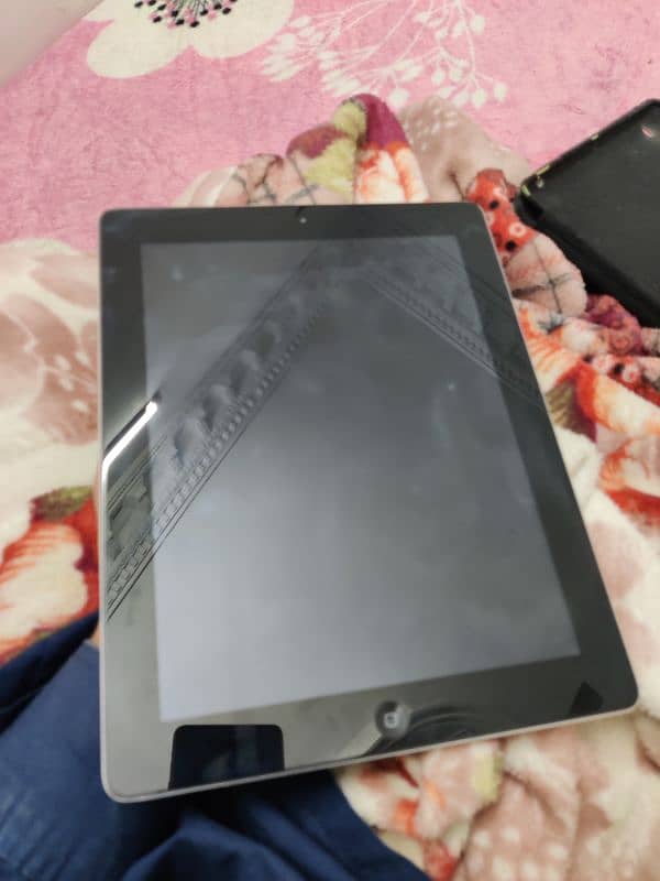 ipad mini 2 all ok just speaker kharab ha 32 gb 0