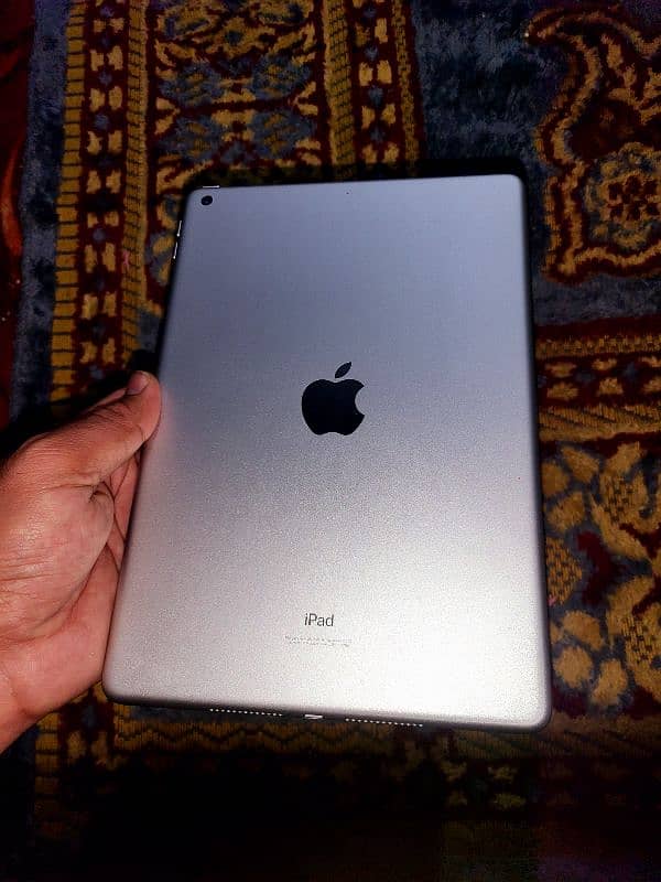 ipad 9 Generation 64Gb For Sale 3