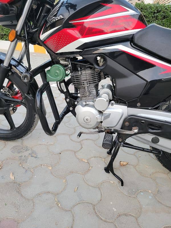 Honda CB125 F Model - 2022 - Registerd Hyderabad Number complete file 9