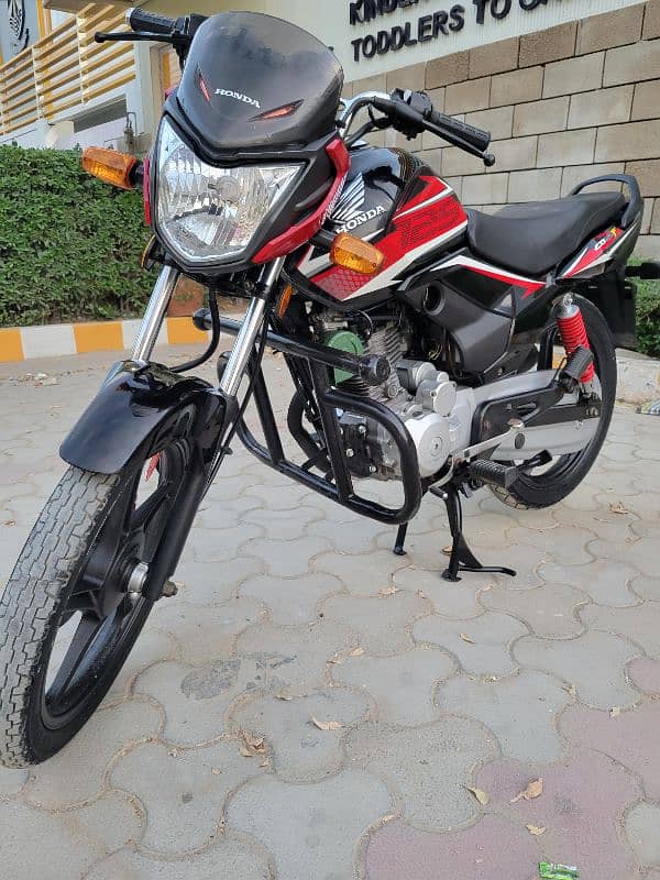 Honda CB125 F Model - 2022 - Registerd Hyderabad Number complete file 10