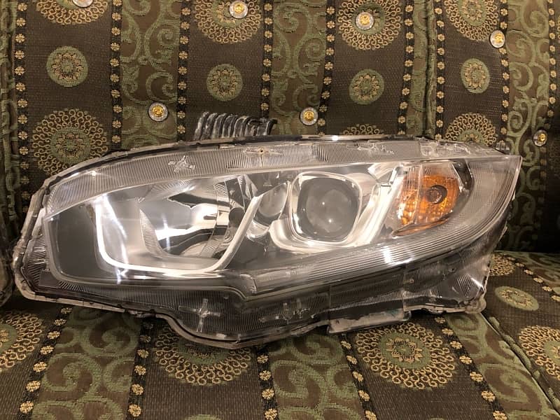 honda civic 2016 to 2019 genuine headlights  for sale 2