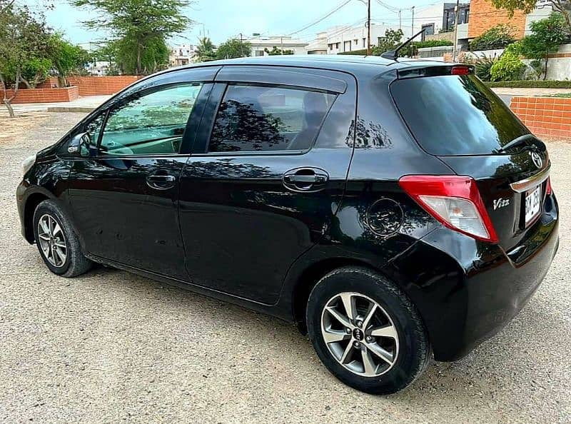 Toyota Vitz 2011 4