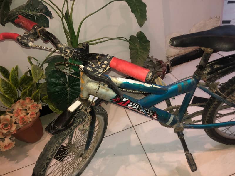 Cycle in Good Condition  /  Gulsshan 13D3 / Tyre Size 20" 2