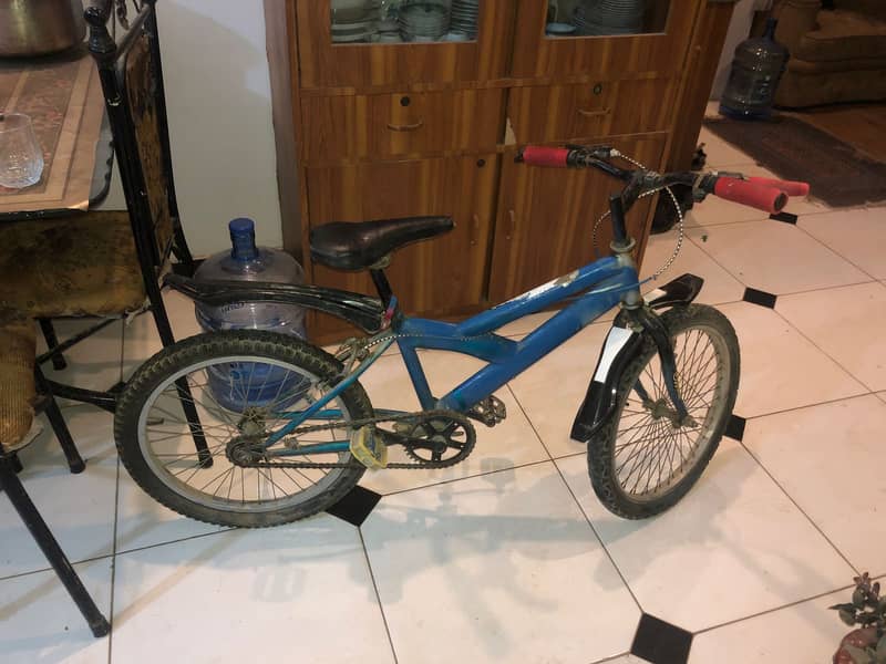 Cycle in Good Condition  /  Gulsshan 13D3 / Tyre Size 20" 3