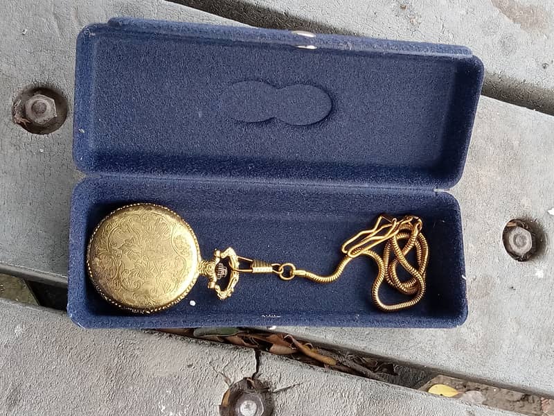 Golden pocket Watch 1