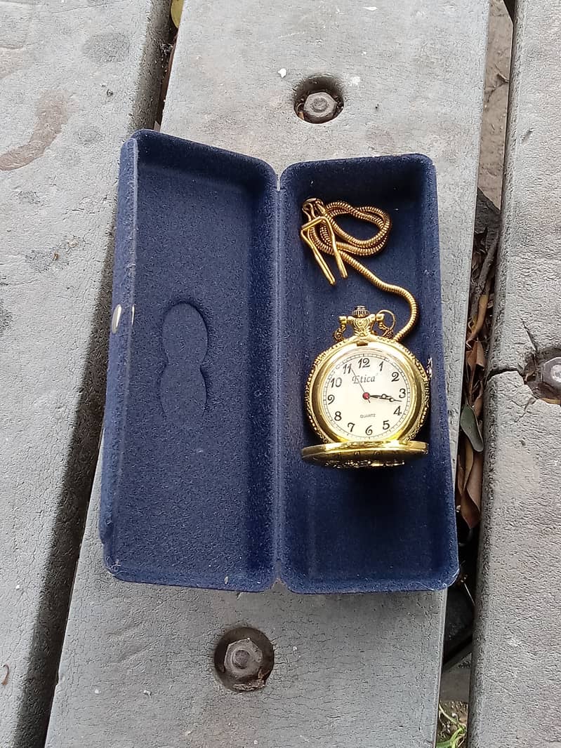 Golden pocket Watch 2