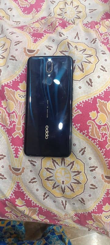 Oppo F11 16/256 GB 0