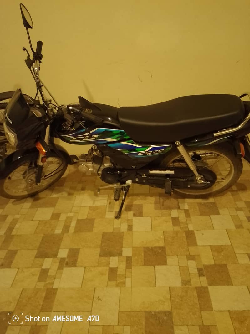 Honda CD 70 Dream 2025 8