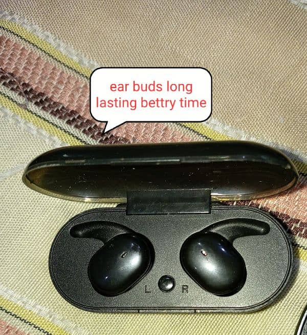 ear buds  deal serious buyer contact me all new or working condition 2