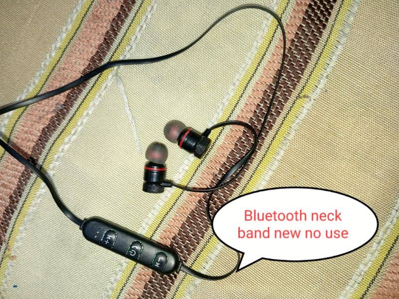 ear buds  deal serious buyer contact me all new or working condition 7