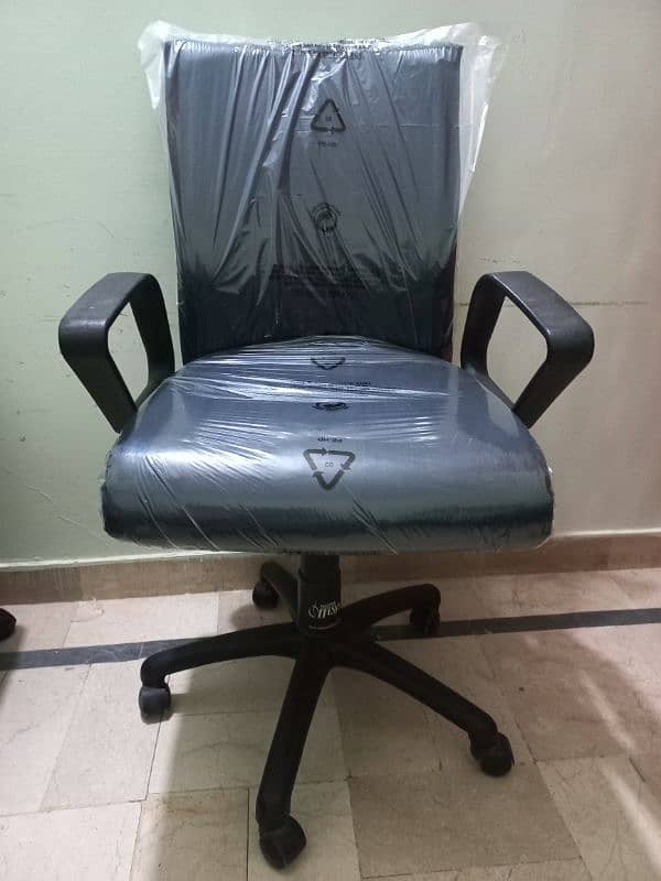 Slightly Use Master Chairs Available 2