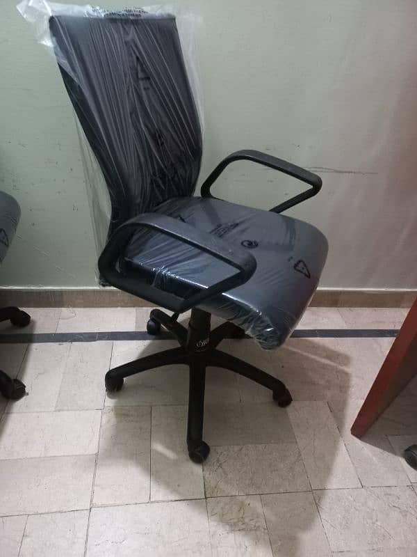 Slightly Use Master Chairs Available 3