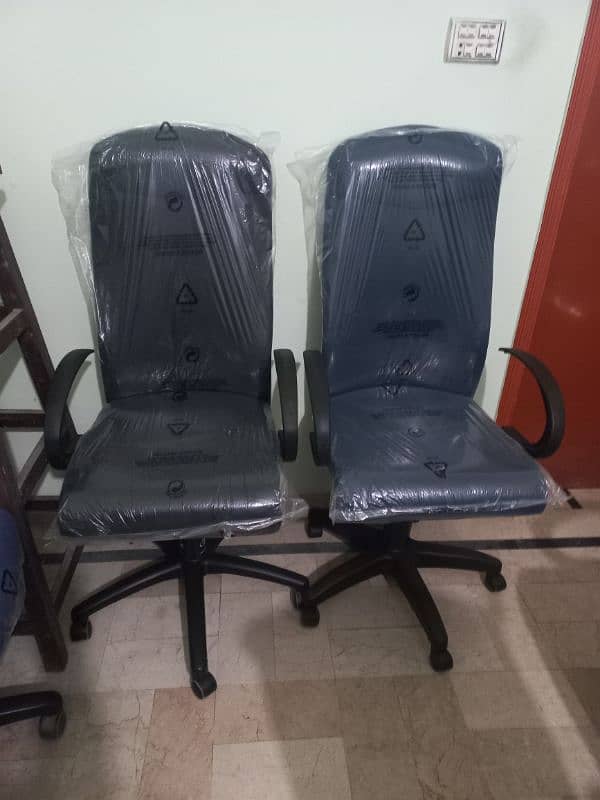 Slightly Use Master Chairs Available 7