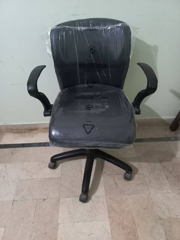 Slightly Use Master Chairs Available 11