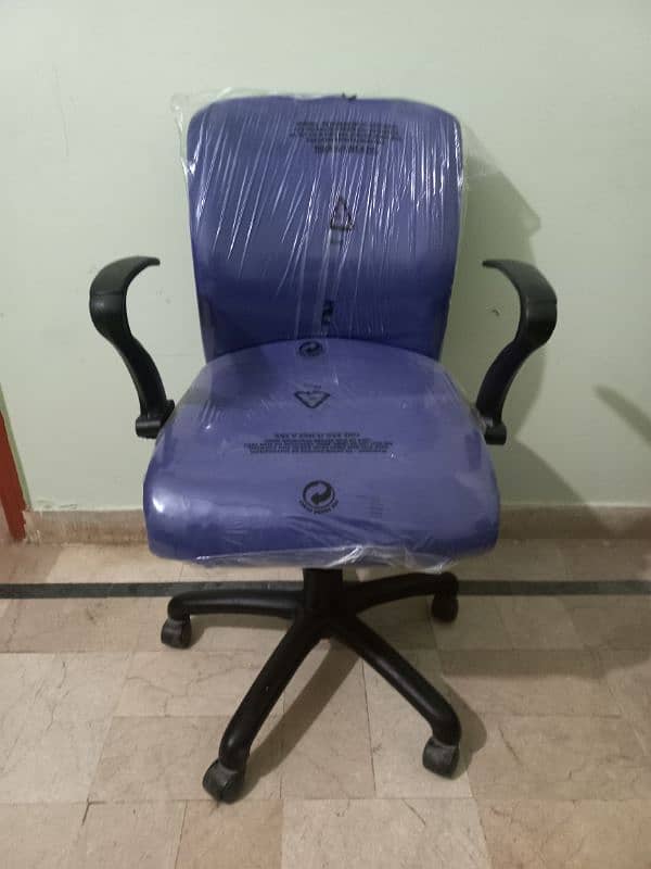 Slightly Use Master Chairs Available 12