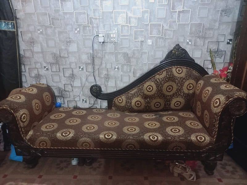 sofa dewan  in good condition 2