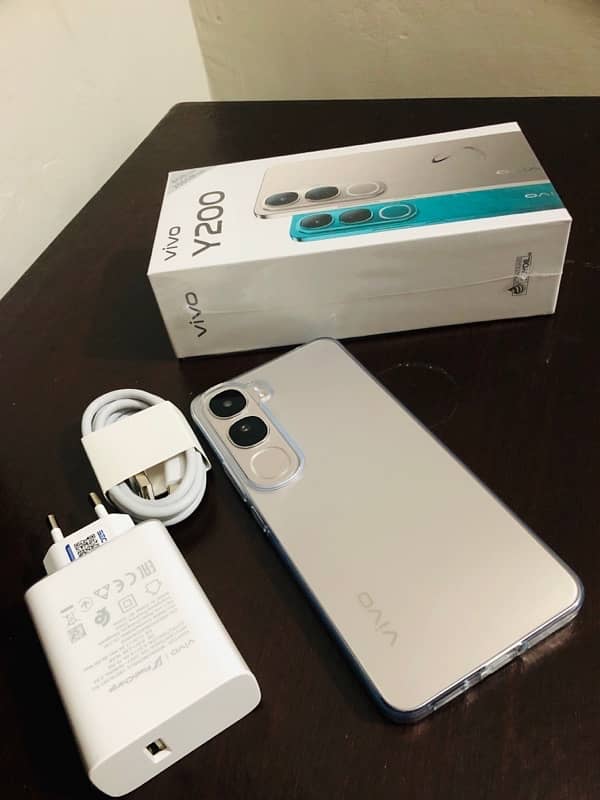 Vivo Y200 Just box open Fully Oka phone brand new 7