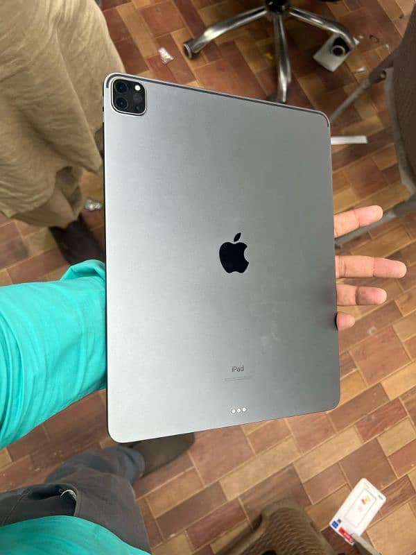 apple iphone ipad pro 4generation 12.9inch 1