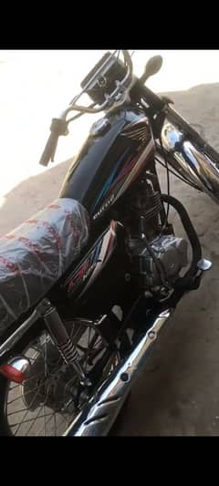 honda CG 125 2015 model black colour genuine condition