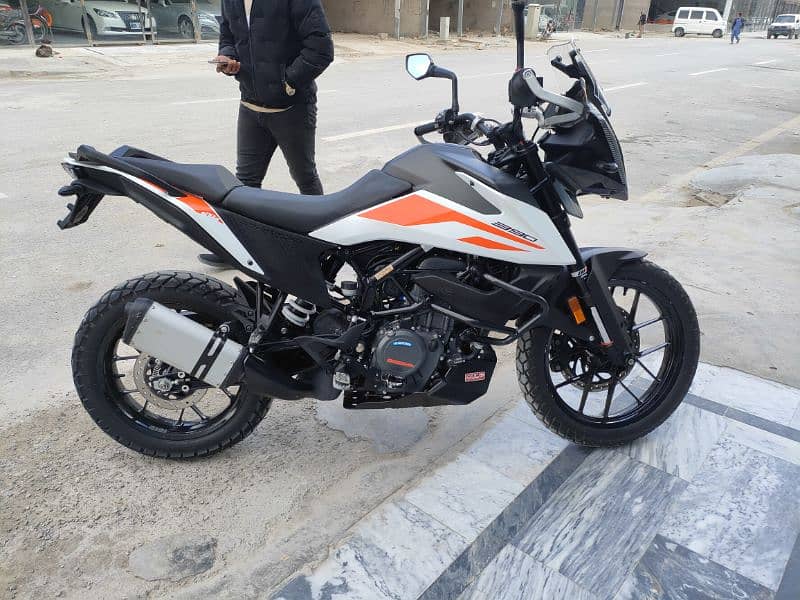 KTM DUKE 390 Adventure 1