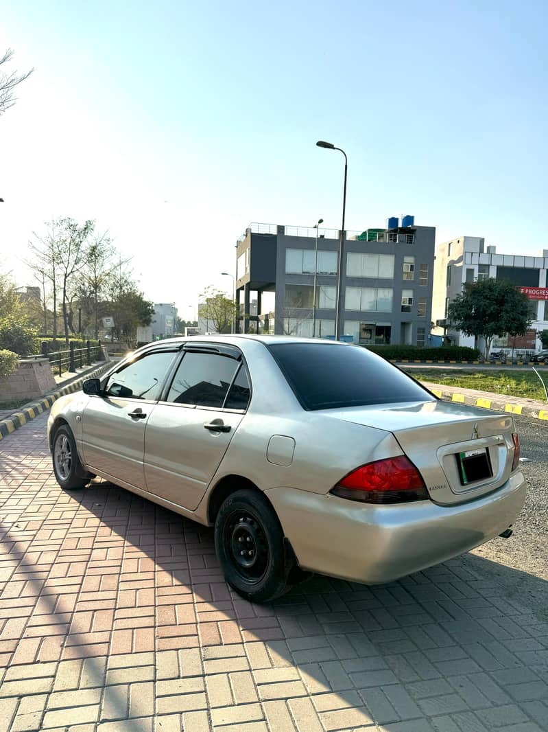 Mitsubishi Lancer 2005 GLX 1.3 6