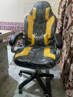 Soft Form Gaming Look Chair