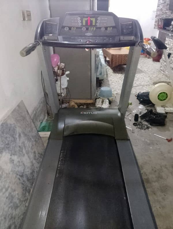 Tread Mill For Sale in good Condition 4