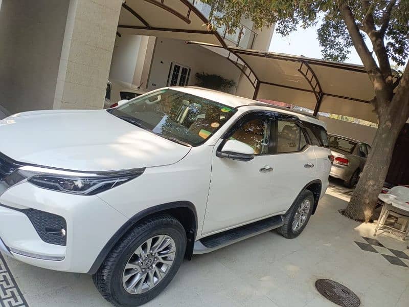 Toyota Fortuner V 2022 1