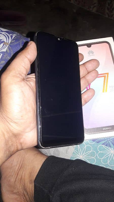 huwai y7 prime 2019 with box just glass change karwaia ha 4