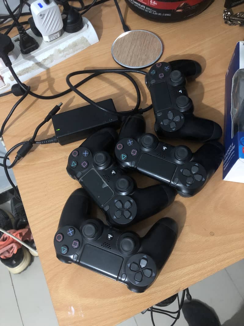 PS4 Playstation 4 controllers 3