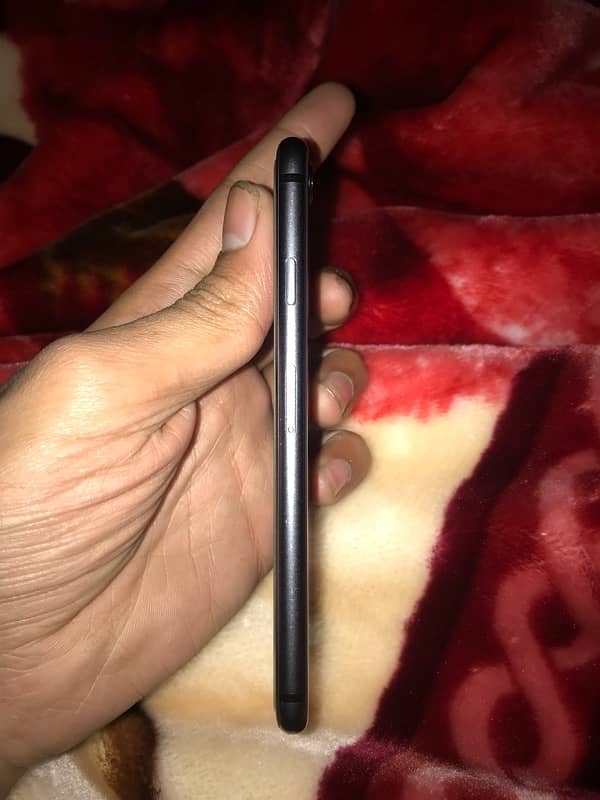 i phone 8 non pta 64gb 10/10 condition bh94 water pack 2