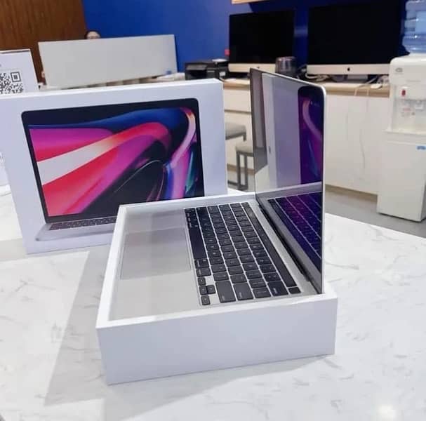 MACBOOK PRO (2020) Core i7 (32/512GB) 13 inch (Magic Keyboard) 1