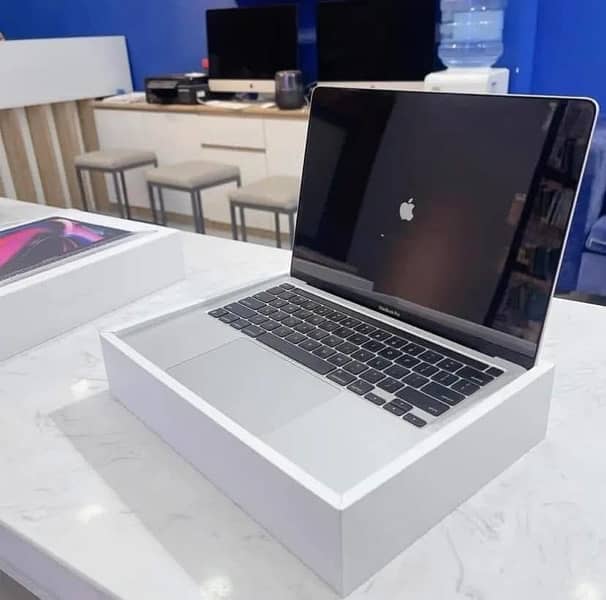 MACBOOK PRO (2020) Core i7 (32/512GB) 13 inch (Magic Keyboard) 3