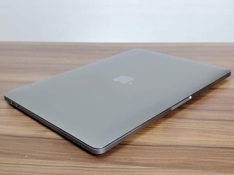 MACBOOK PRO (2020) Core i7 (32/512GB) 13 inch (Magic Keyboard) 5