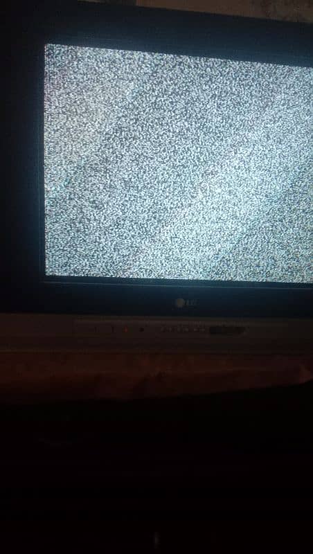 LG tv flat screen 21 inch 4